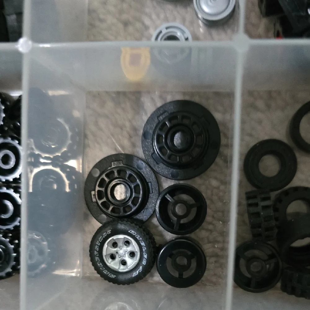 LEGO Building Block Wheels, Tires & Gear Set with Storage Case